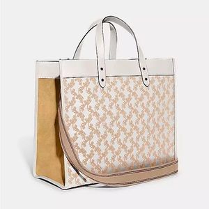 COACH Field Tote 40 With Horse And Carriage